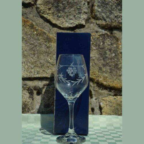 Duiske Glass Handcut Grape & Vine Set of 4 White Wine Glasses ( DGWW1) - Image 5